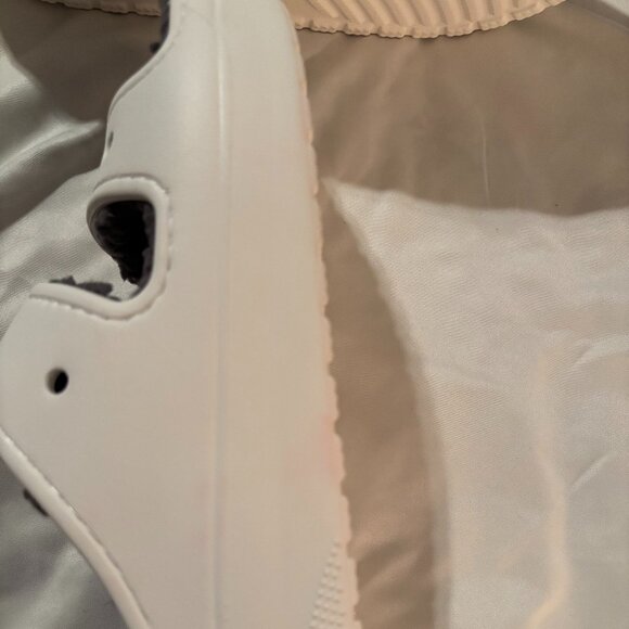 CROCS CLASSIC COZZZY SANDALS - Picture 2 of 7